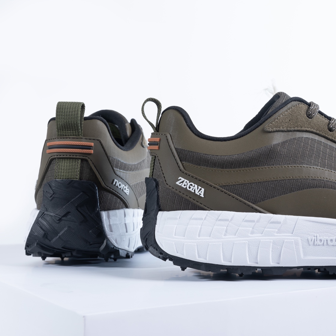 480Ermenegildo Zegna Ermenegildo Zegna Otoño/Invierno Zapatillas deportivas acolchadas impermeables 