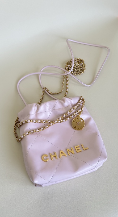 Chanel 22 Mini Bag, Leather, Gold-Tone Metal, Light Purple, 20 x 19 x 6 cm 1 Chanel 22 Mini Bag, Leather, Gold-Tone Metal, Light Purple, 20 x 19 x 6 cm