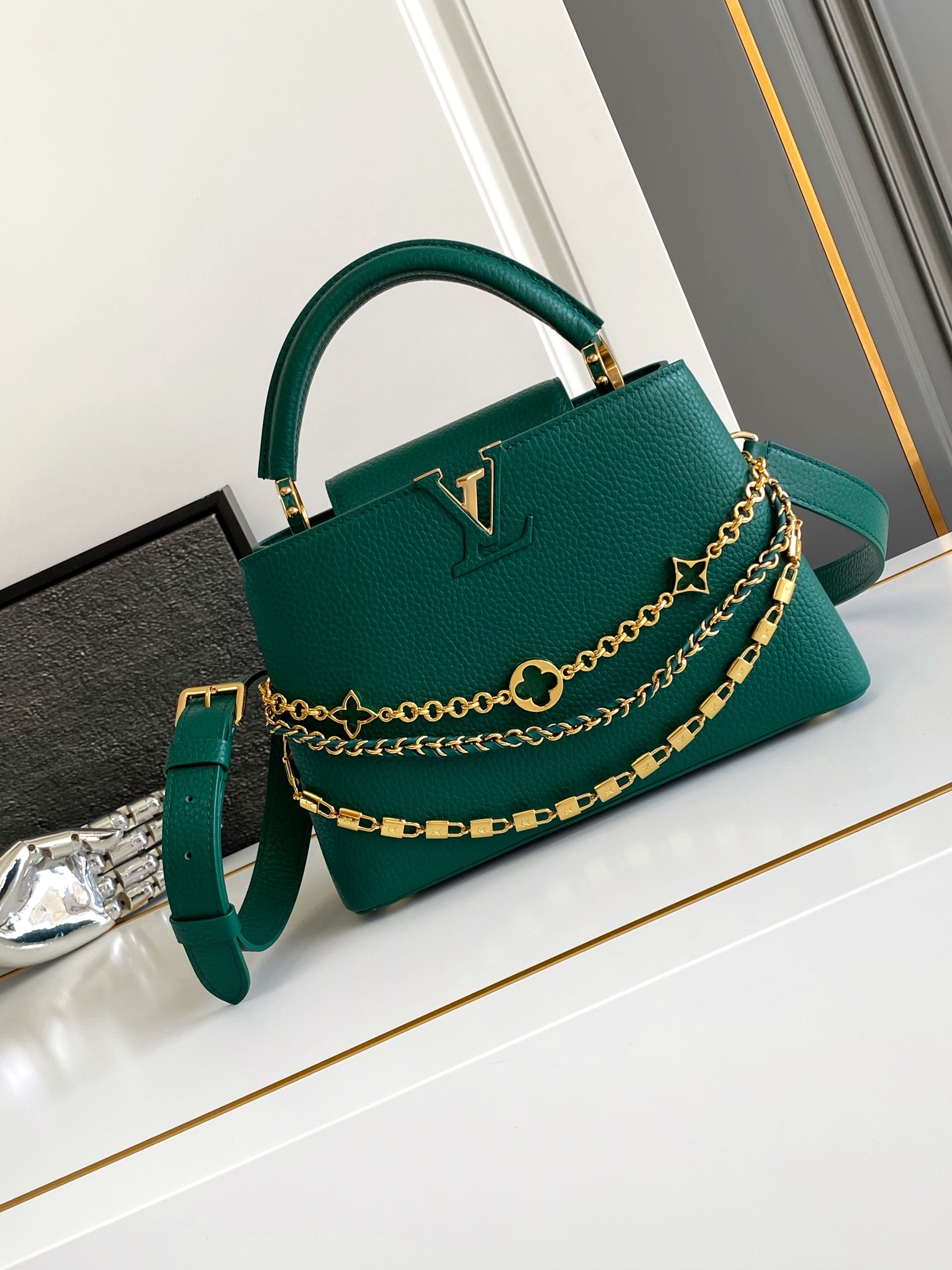 ，动态芯片，特级专供代购，M12345绿

详细特征:27x18x9cm（...