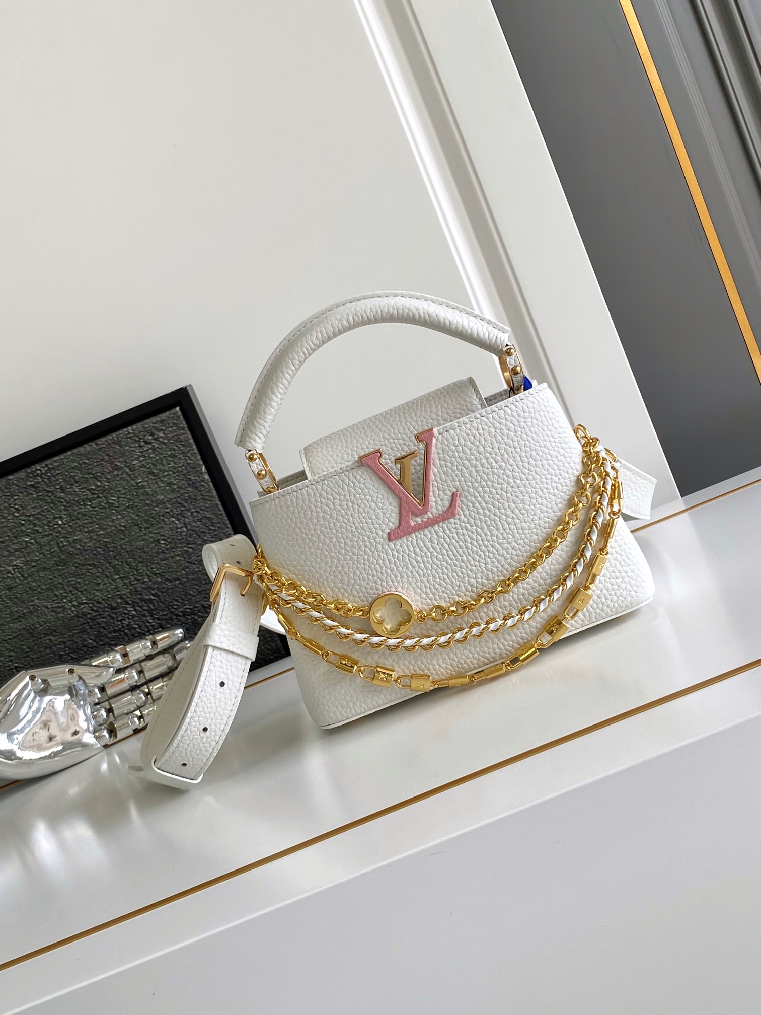 ，动态芯片，特级专供代购，M11906白

详细特征:21x14x8cm（...