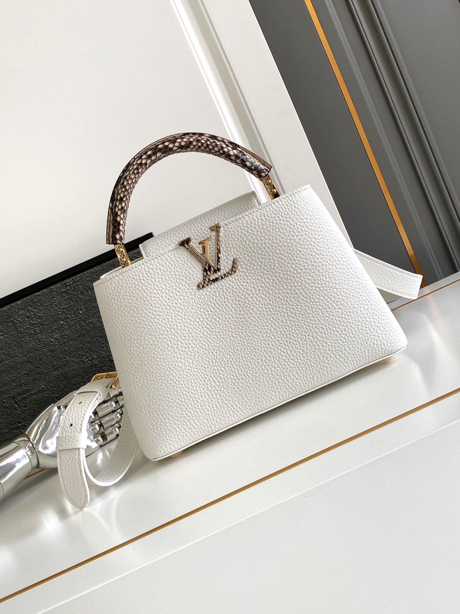 ，动态芯片款，特级原厂，专供代购，M85514白

详细特征:27...