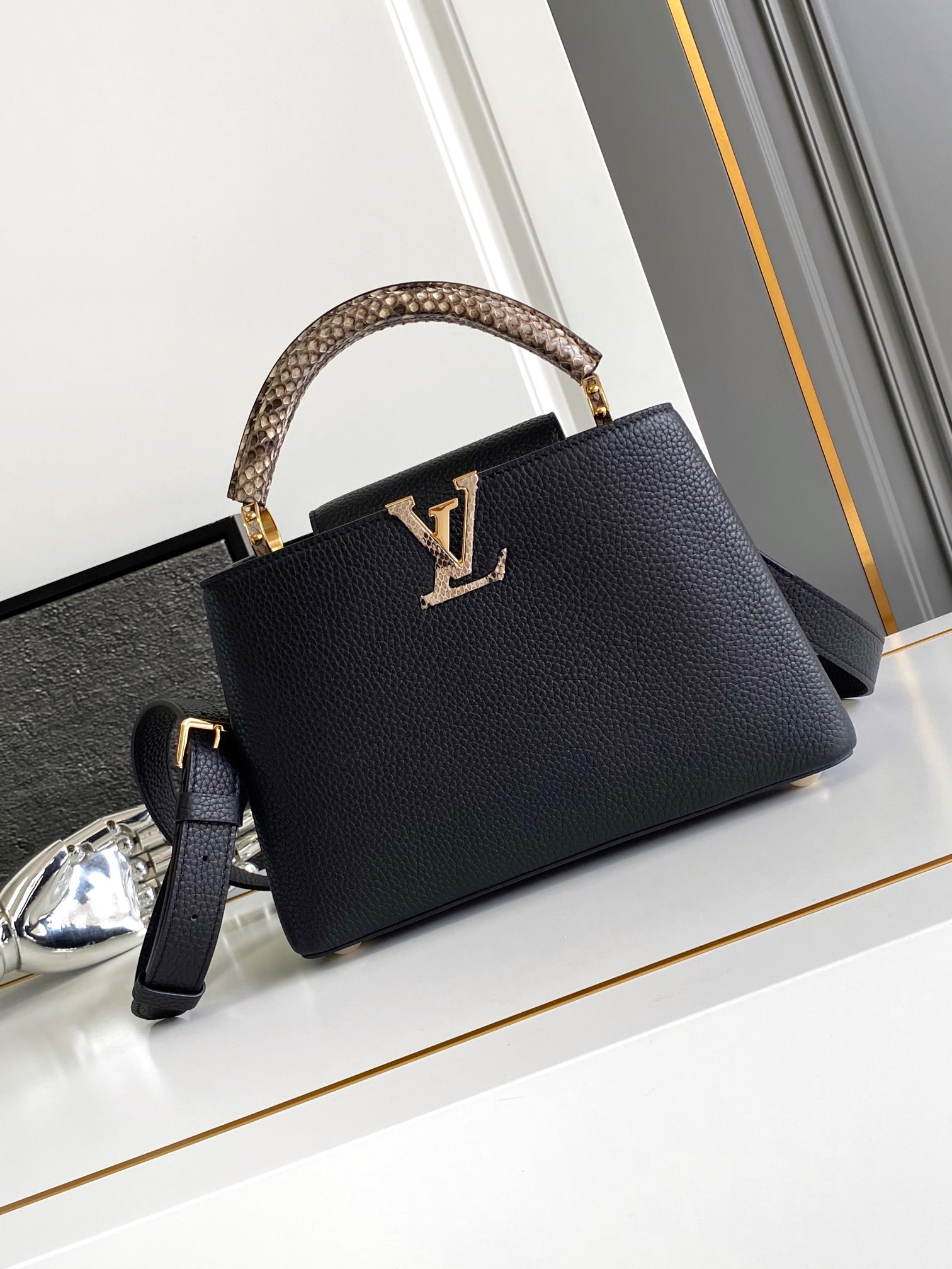 ，动态芯片款，特级原厂，专供代购，M85514黑

详细特征:27...