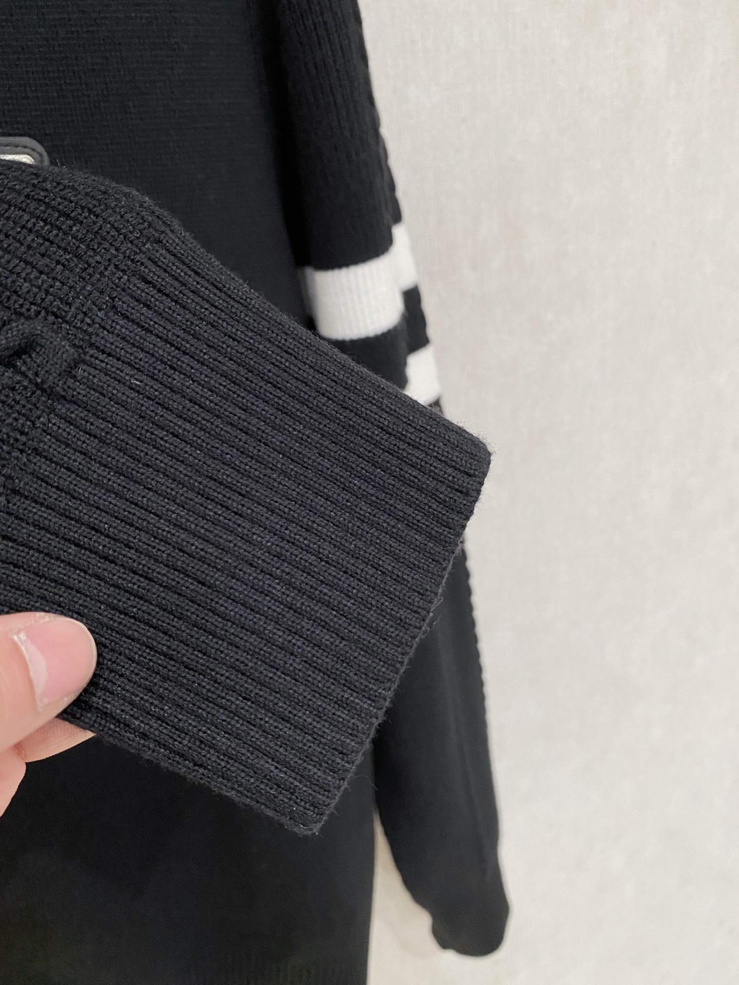 🌾 普拉达 2025秋冬新款 顶级版本 最新款针织羊毛衫独家发售！原版复刻，独家设计，超强工艺！极其奢华