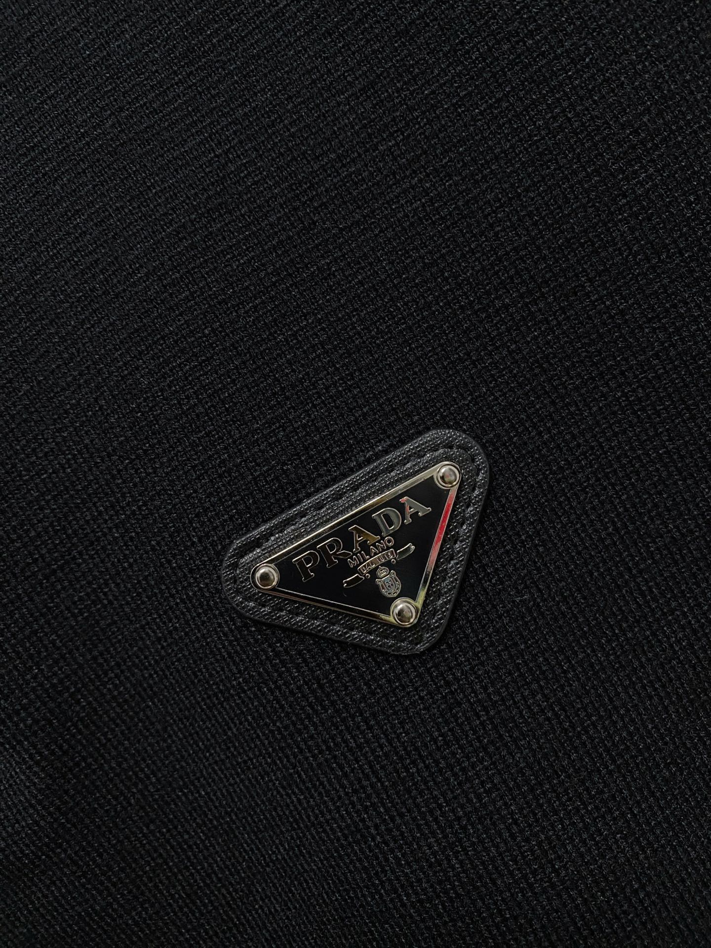 🌾 普拉达 2025秋冬新款 顶级版本 最新款针织羊毛衫独家发售！原版复刻，独家设计，超强工艺！极其奢华