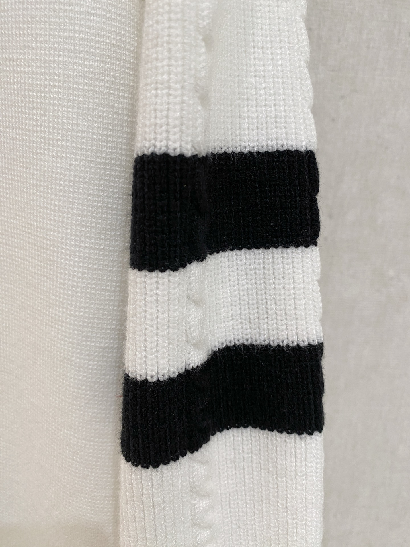 🌾 普拉达 2025秋冬新款 顶级版本 最新款针织羊毛衫独家发售！原版复刻，独家设计，超强工艺！极其奢华