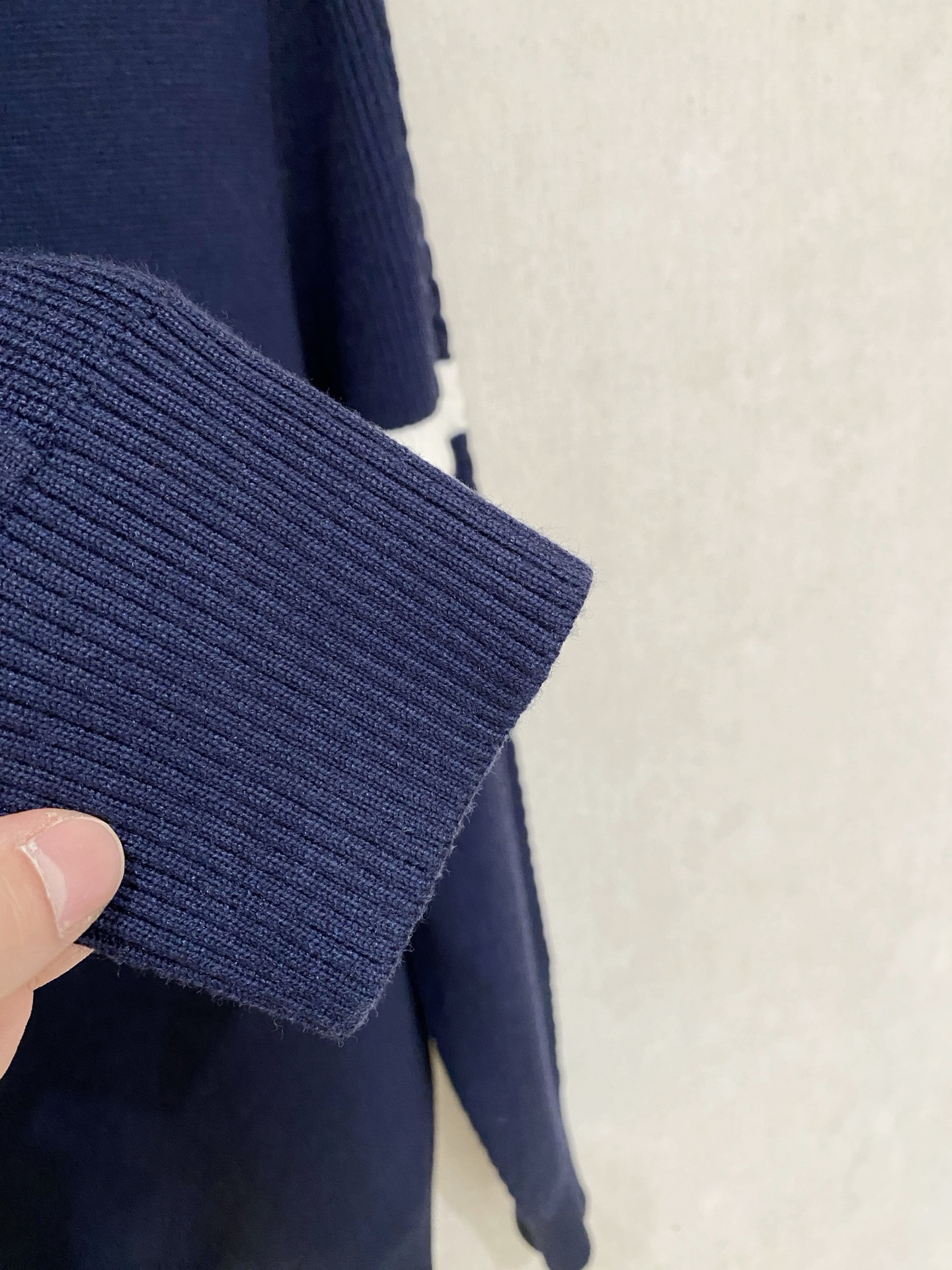 🌾 普拉达 2025秋冬新款 顶级版本 最新款针织羊毛衫独家发售！原版复刻，独家设计，超强工艺！极其奢华