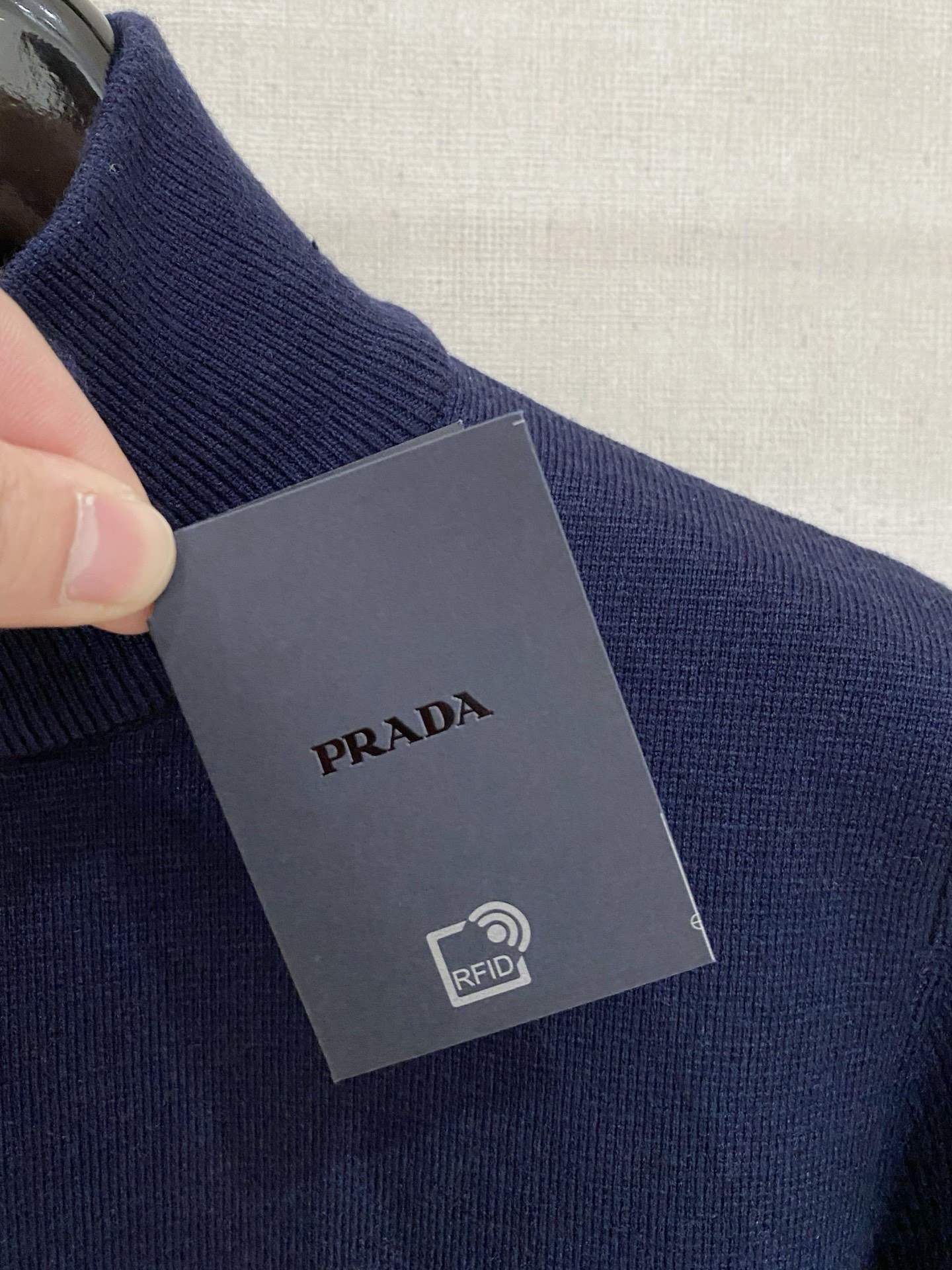 🌾 普拉达 2025秋冬新款 顶级版本 最新款针织羊毛衫独家发售！原版复刻，独家设计，超强工艺！极其奢华