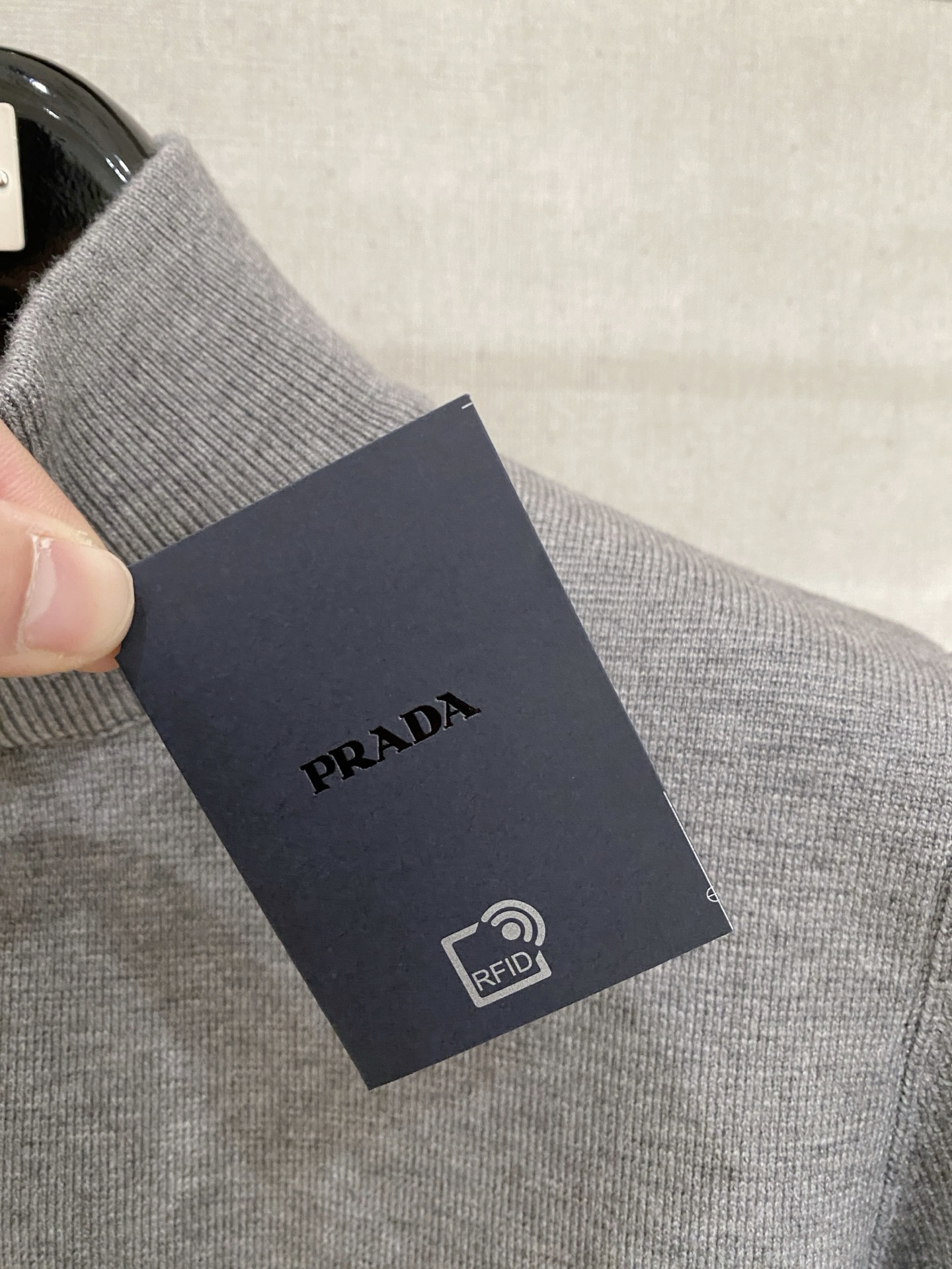 🌾 普拉达 2025秋冬新款 顶级版本 最新款针织羊毛衫独家发售！原版复刻，独家设计，超强工艺！极其奢华