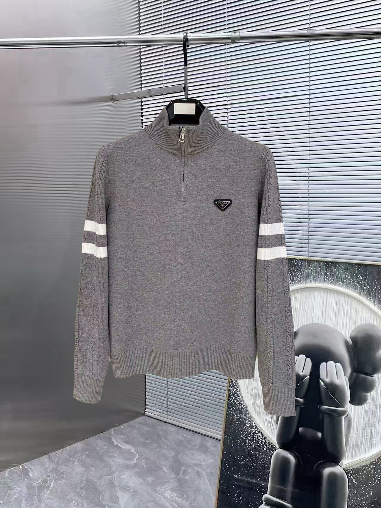 🌾 普拉达 2025秋冬新款 顶级版本 最新款针织羊毛衫独家发售！原版复刻，独家设计，超强工艺！极其奢华