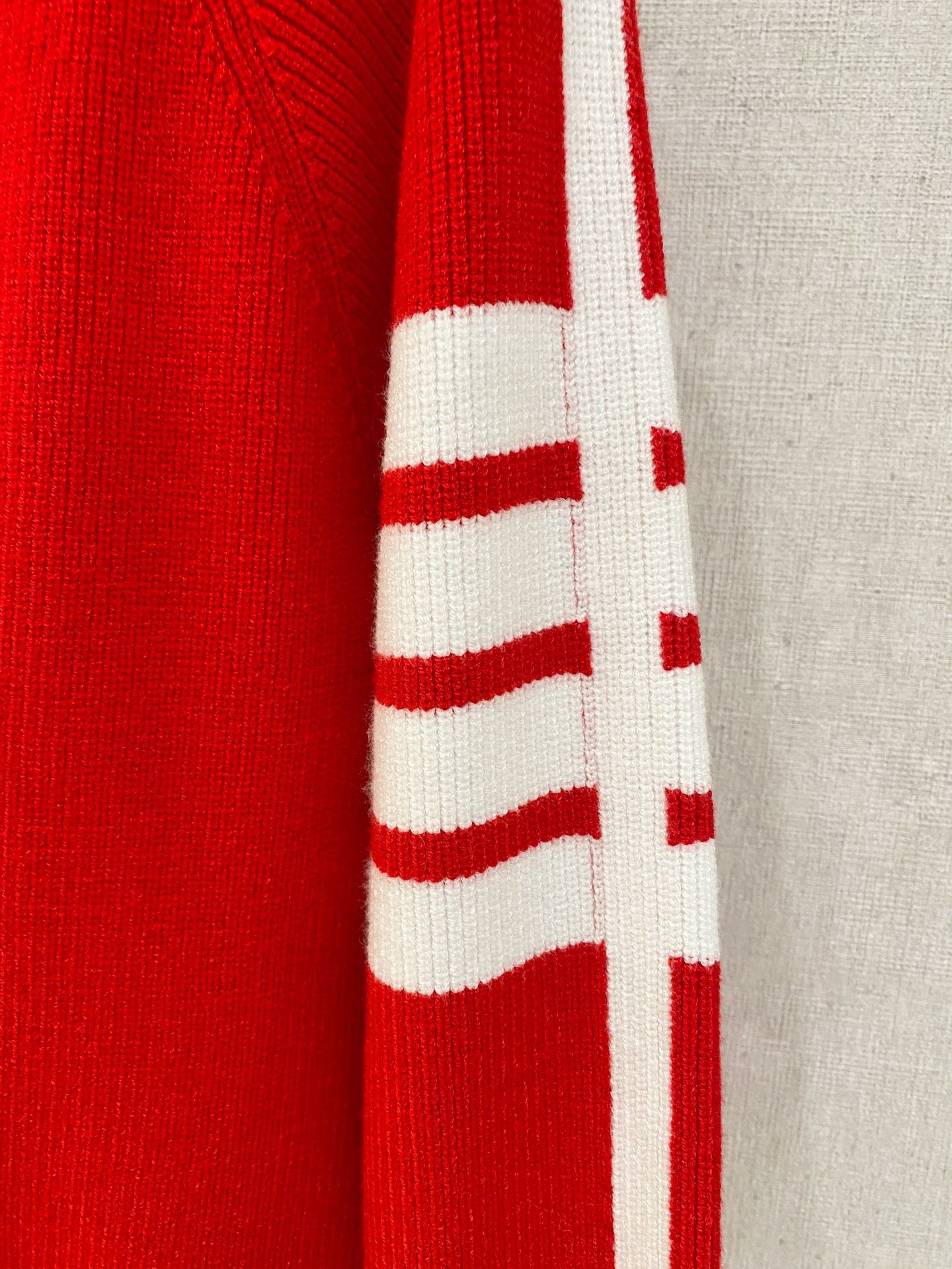 🌾！ 2025秋冬新品毛衣，休闲时尚保暖，打底单穿都可以进口羊毛混纺羊毛，保暖性很强，不刺激皮肤，可贴身