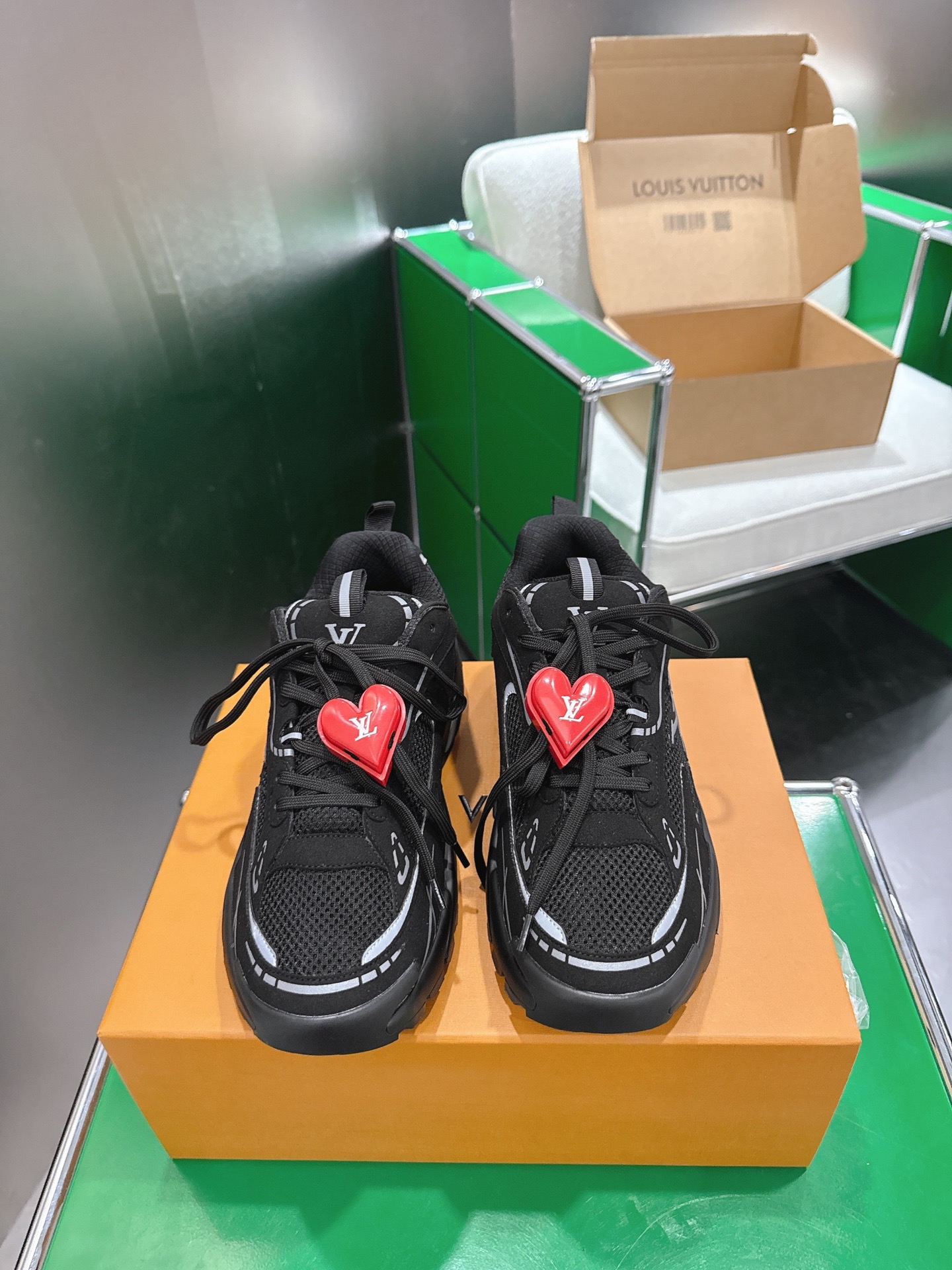 LV Style Men's Shoes Lookbook Reference image 1