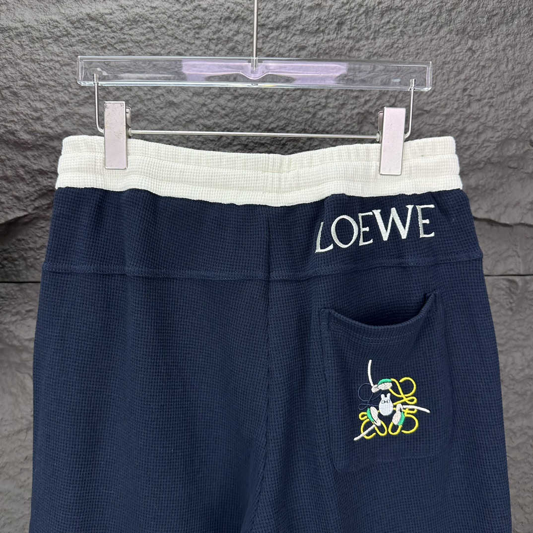 Loewe2024 Waffle Bag Embroidered Couple Shorts: High-End Unisex Fashion Statement - 图片 8