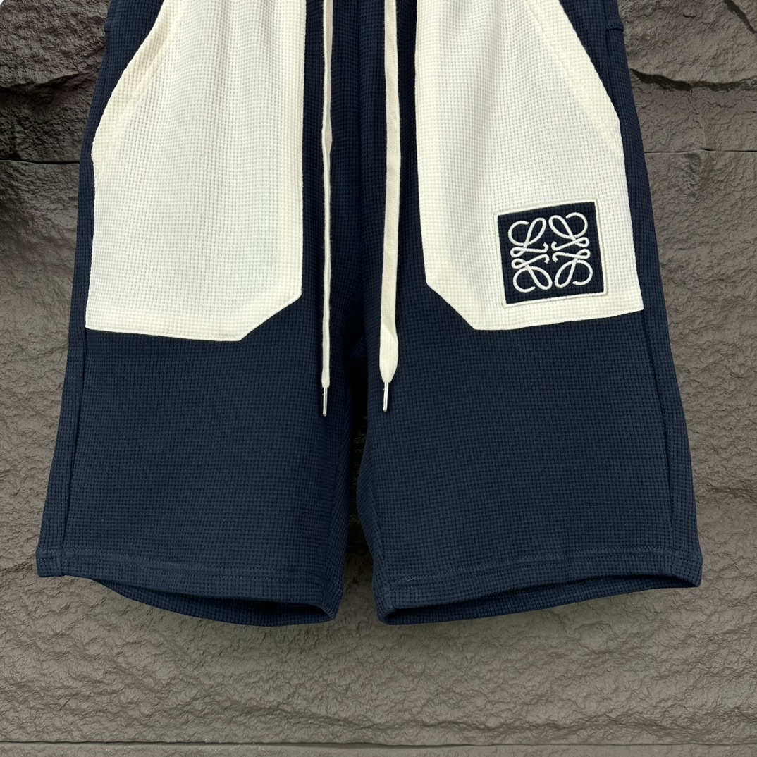 Loewe2024 Waffle Bag Embroidered Couple Shorts: High-End Unisex Fashion Statement - 图片 5