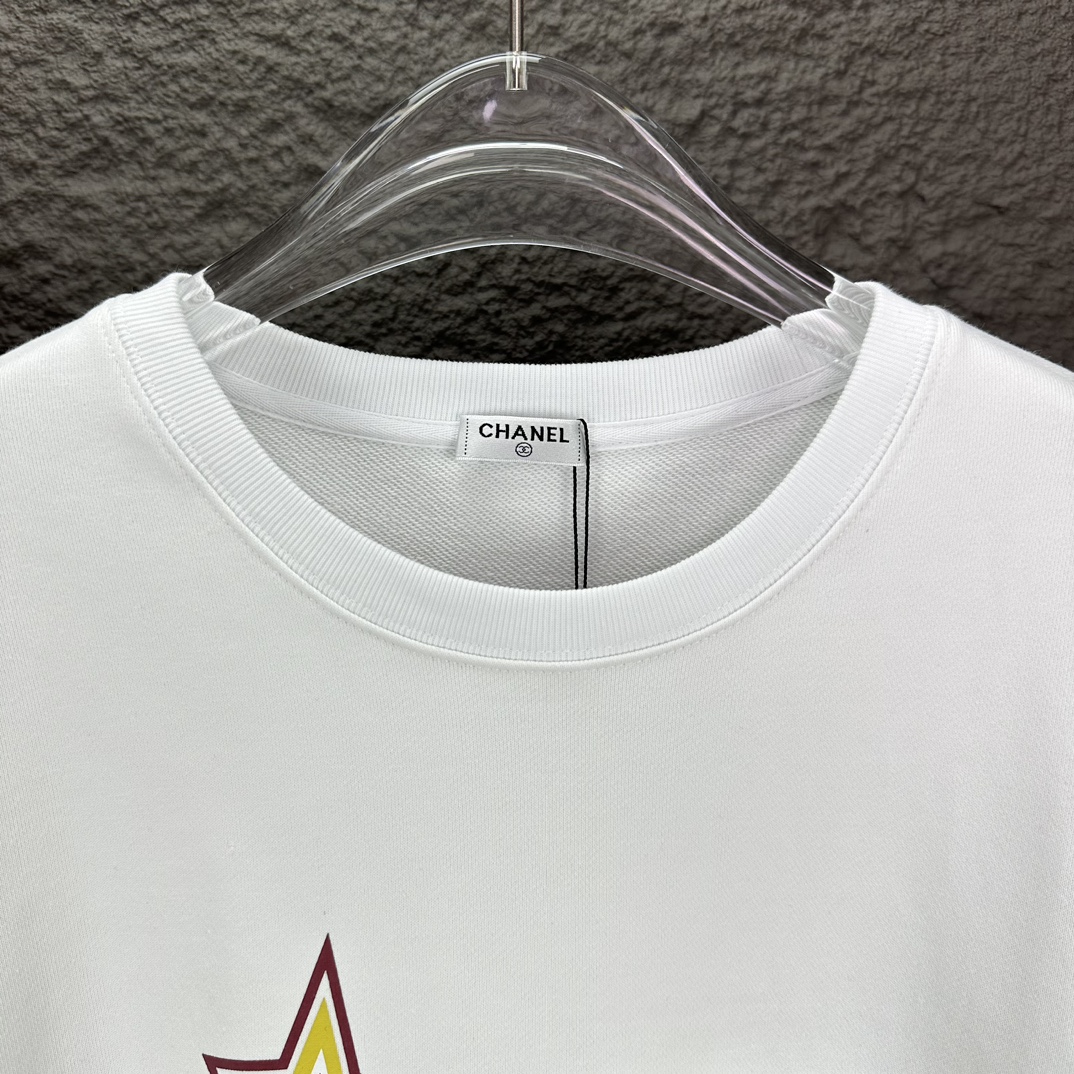 Chanel’s 2024 High-End Letter Logo Apparel Collection: High Quality and Fashionable Unisex Designs - 图片 3
