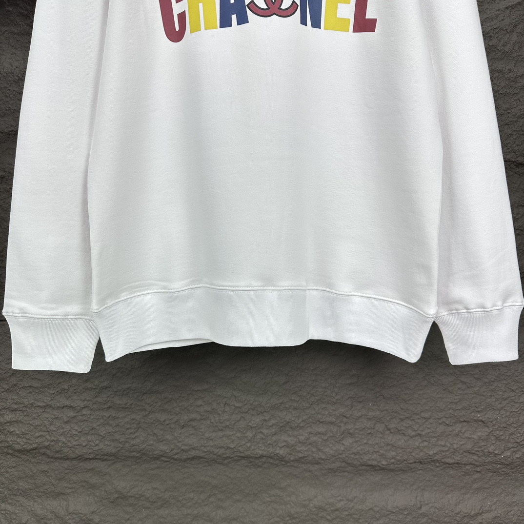 Chanel’s 2024 High-End Letter Logo Apparel Collection: High Quality and Fashionable Unisex Designs - 图片 7