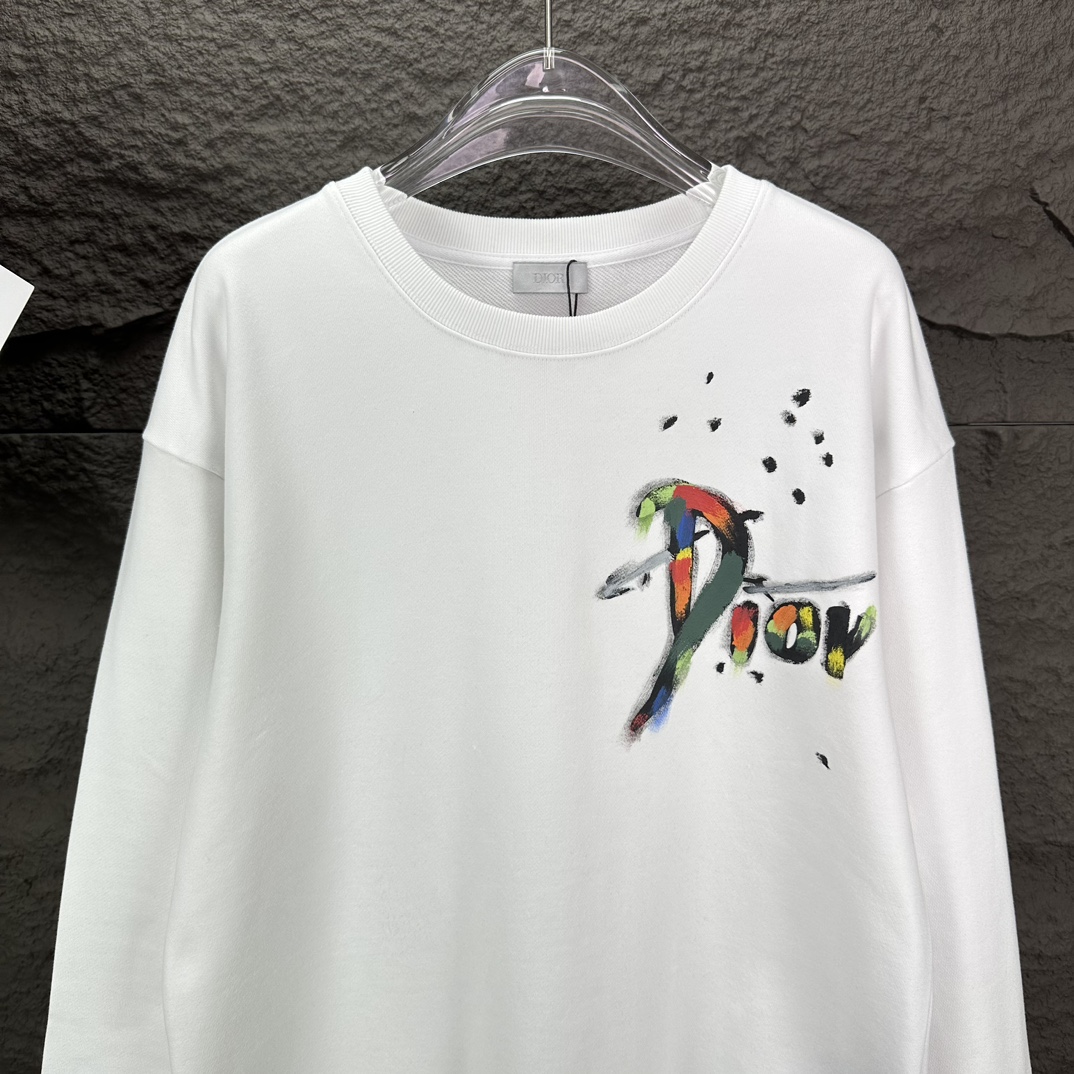 DIORdeo 2024 High-End Hand-Drawn Logo Couple’s Apparel: Features and Options - 图片 5