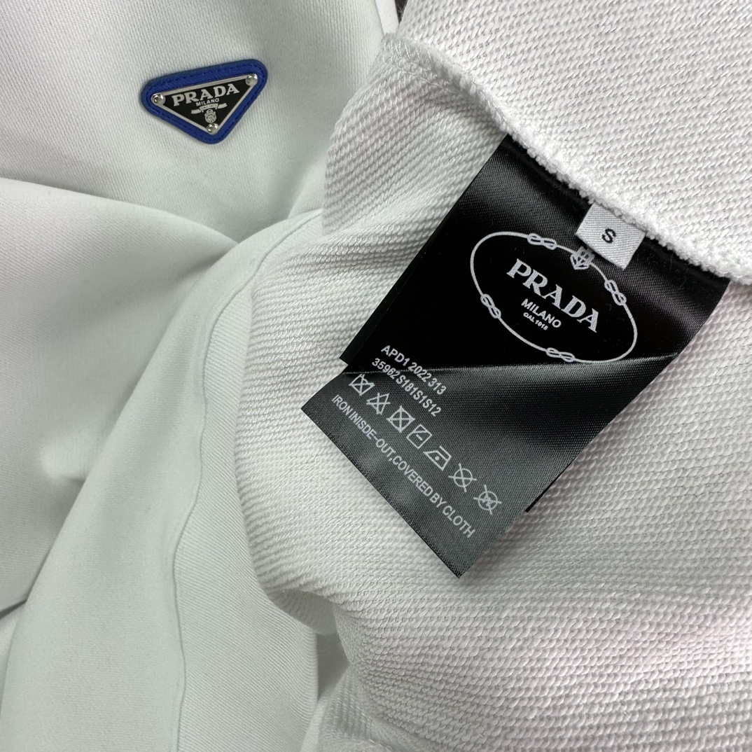 Prada Unveils High-End Triangular Emblem 2024 Collection - 图片 8