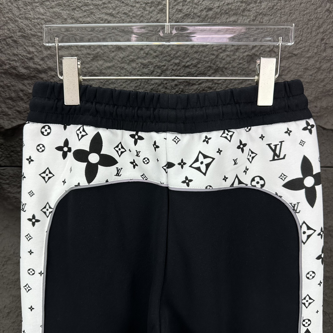 Louis Vuitton 2024 Cosmopolitan Zipper Bag & Couple Pants: High-End Fashion Essentials - 图片 9