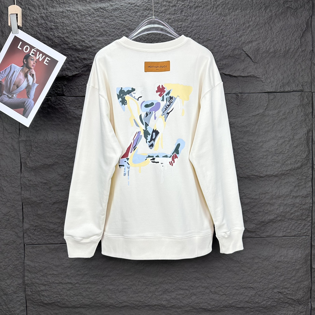 Louis Vuitton 2024 Color Letter Logo Couple’s Cortex Apparel: High-End Fashion Statement - 图片 2