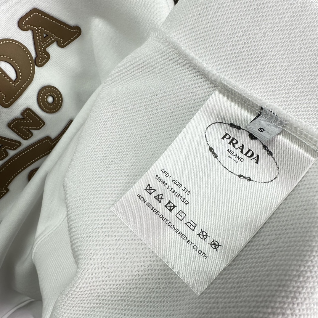 2024 Prada Platinum Logo Fabric Jacket: High-End Fashion for Men and Women - 图片 7