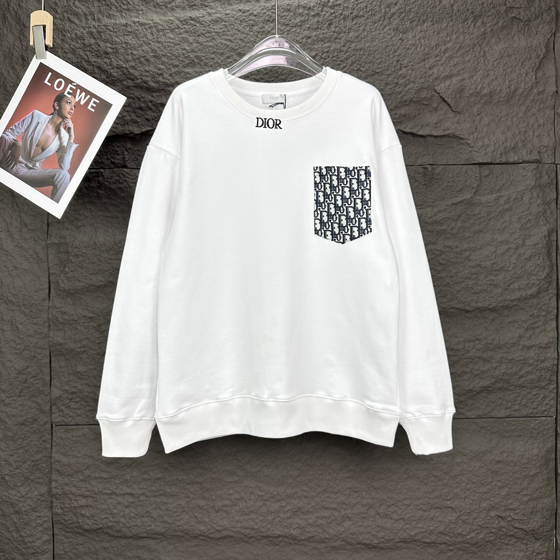 Sudadera de cuello redondo de nuevo estilo Dior 2024 para parejas con letras bordadas con logo de bolsillo 🔥Versión al…