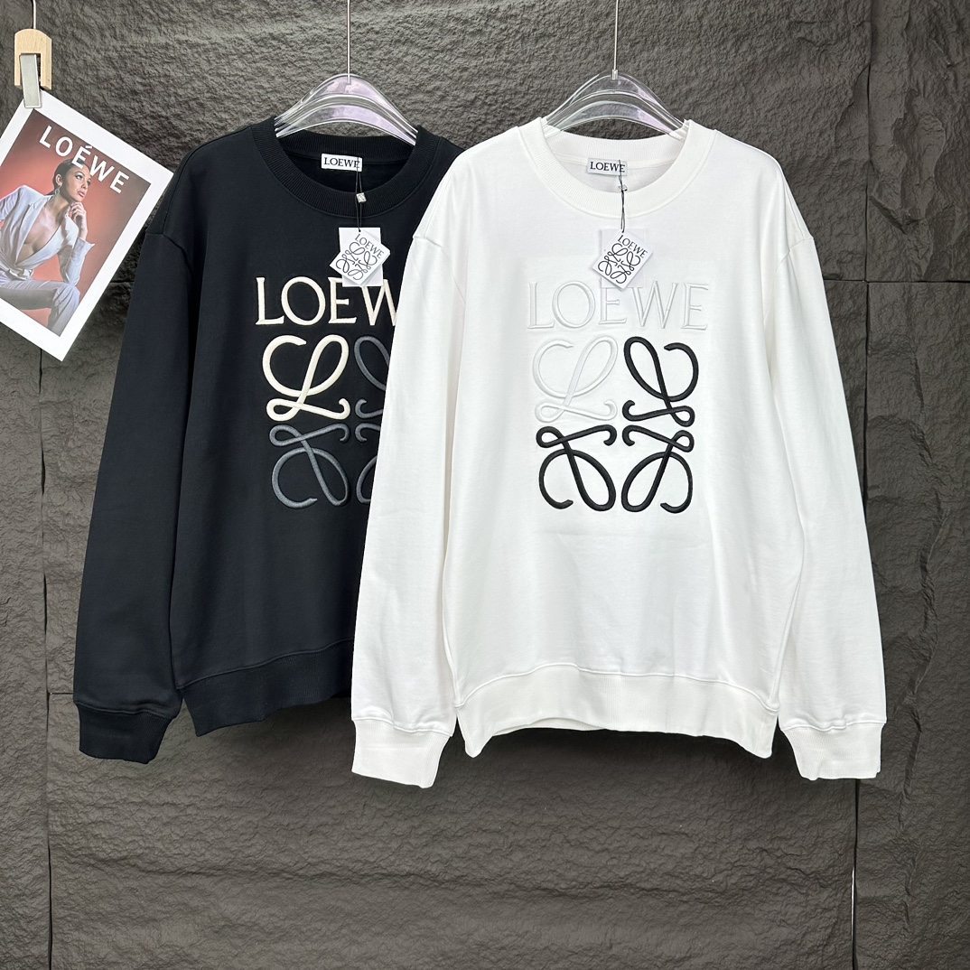 Loewe2024 Puffer Jacket with Embroidered Logo: High-End Couple’s Corset in Black and White - 图片 9
