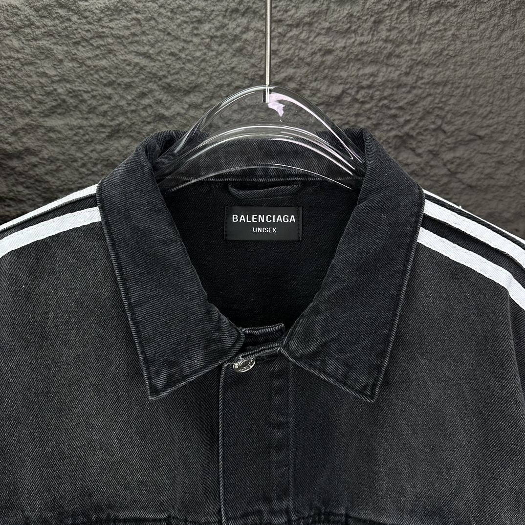 Balenciaga 巴黎世家联名2024新款三条杠简约 水洗牛仔外套