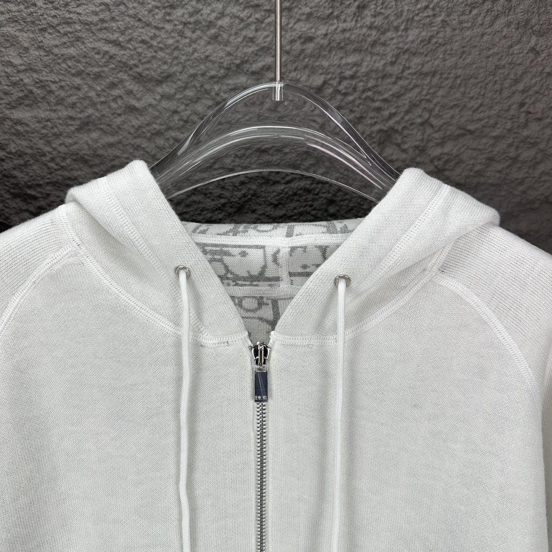 Luxury Cashmere Sweaters 2024: Top Version for Men and Women - 图片 3