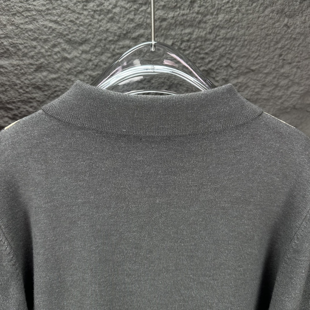 2024 MIU MIU Diamond-Shaped Knit Sweater: High-End Unisex Fashion Statement - 图片 9