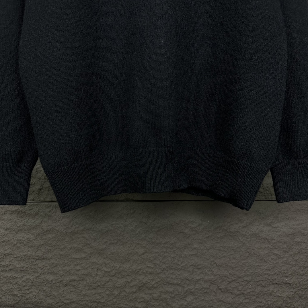 High-End Knit Sweater with New MiU MiU 2024 Logo – Fashionable and Comfortable - 图片 7