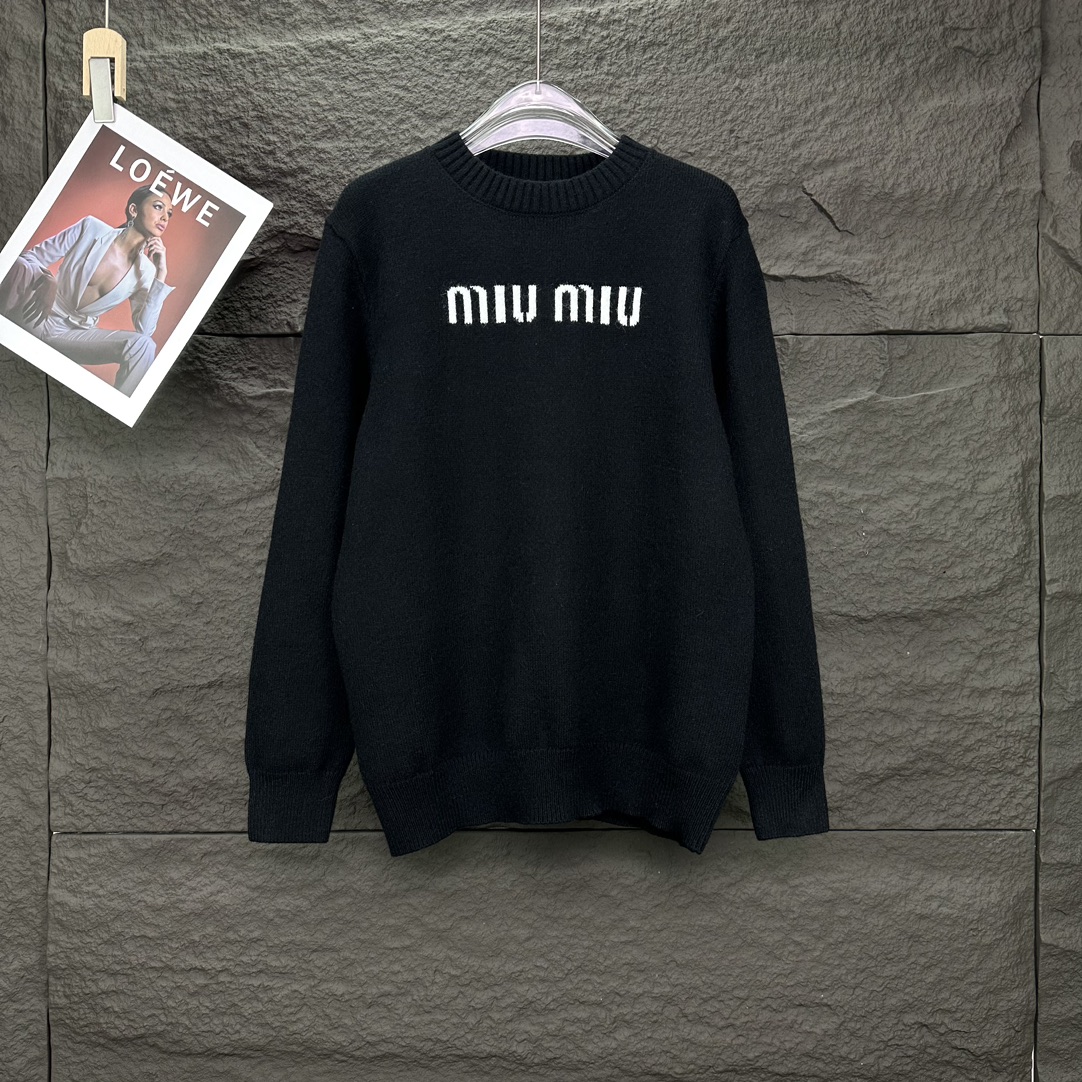 High-End Knit Sweater with New MiU MiU 2024 Logo – Fashionable and Comfortable - 图片 1