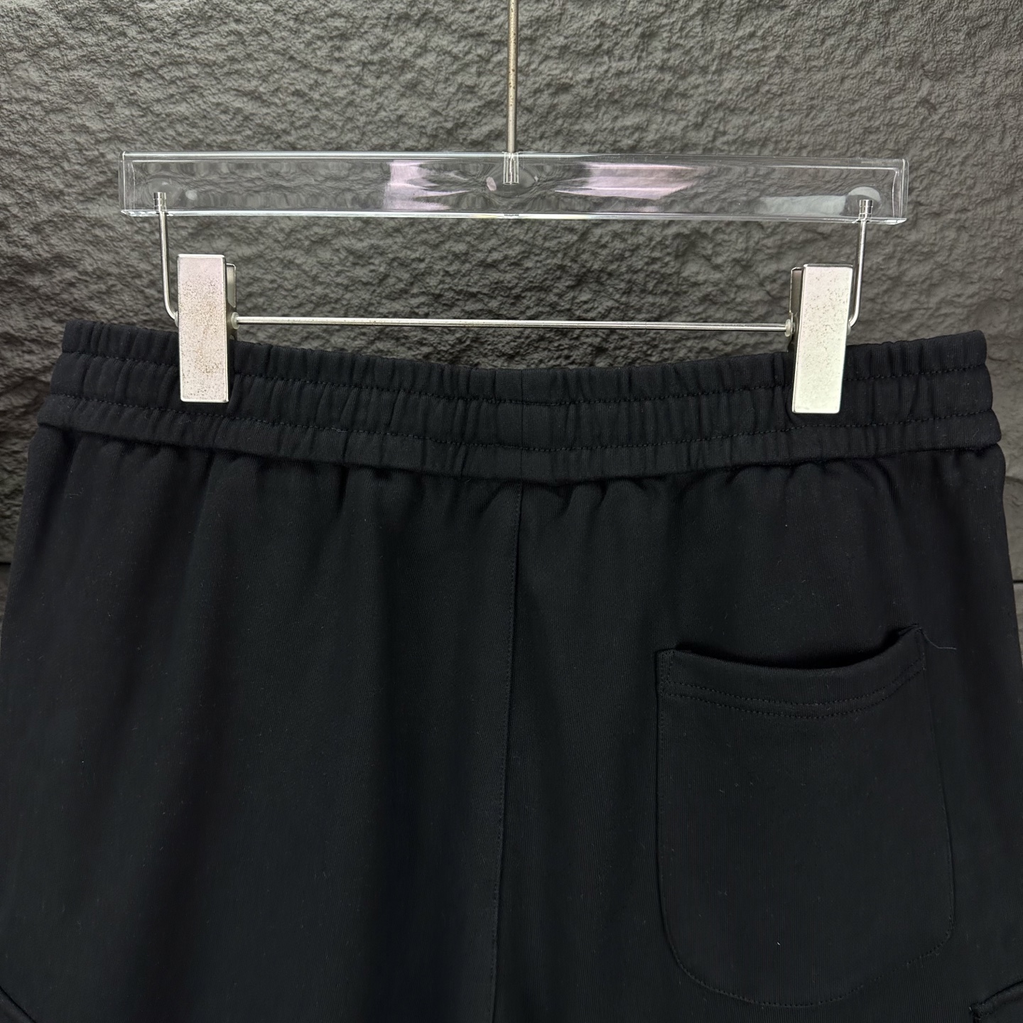 High-End Custom Embroidered Shorts: Stone Island Union 205 Collection - 图片 8