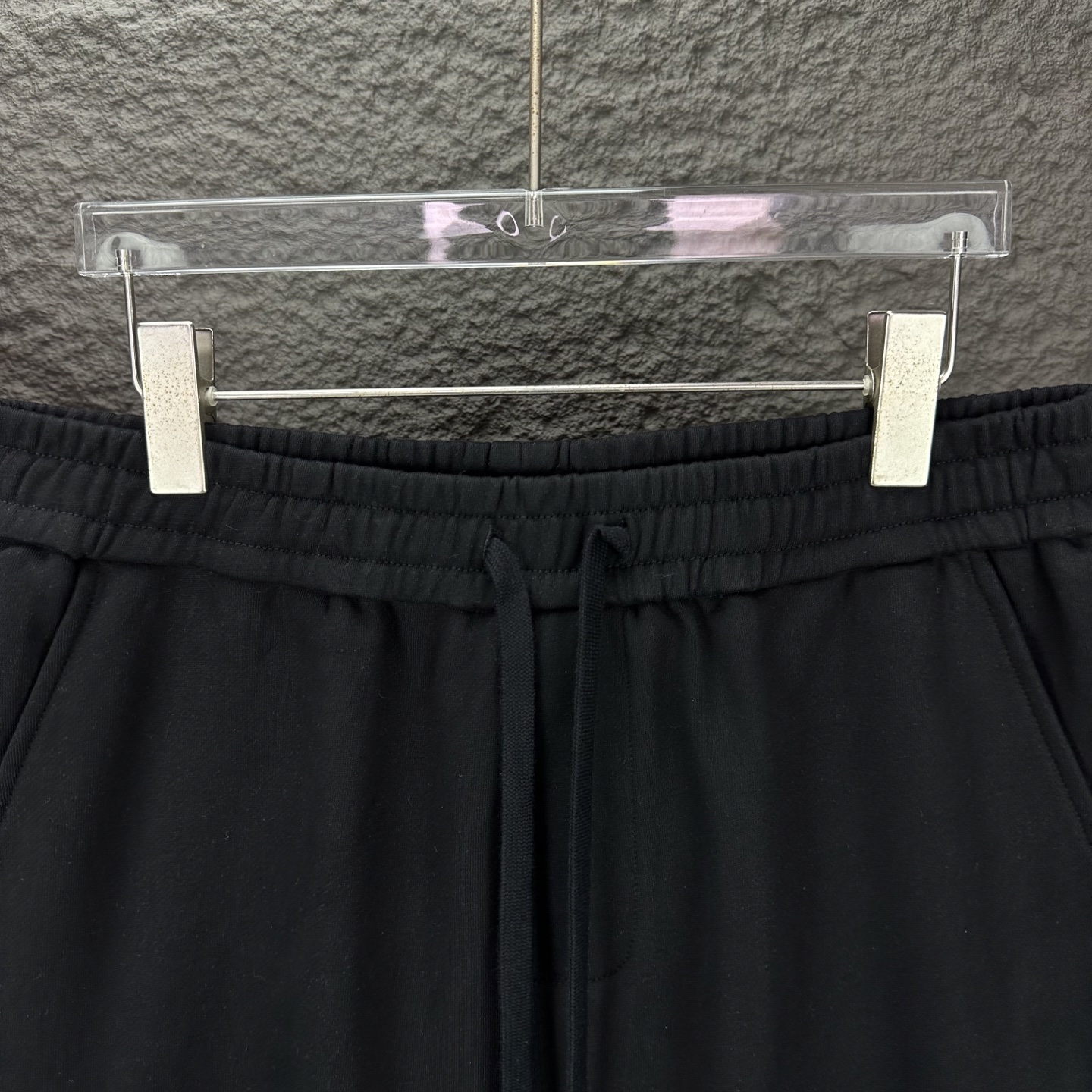 High-End Custom Embroidered Shorts: Stone Island Union 205 Collection - 图片 3