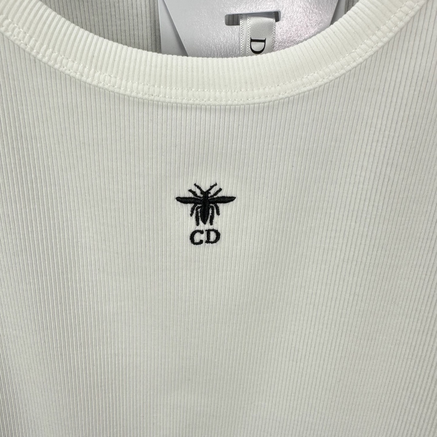 High-End Embroidered Bees Vest 2025: Premium Quality, Unique Design, White, S-XL - 图片 6