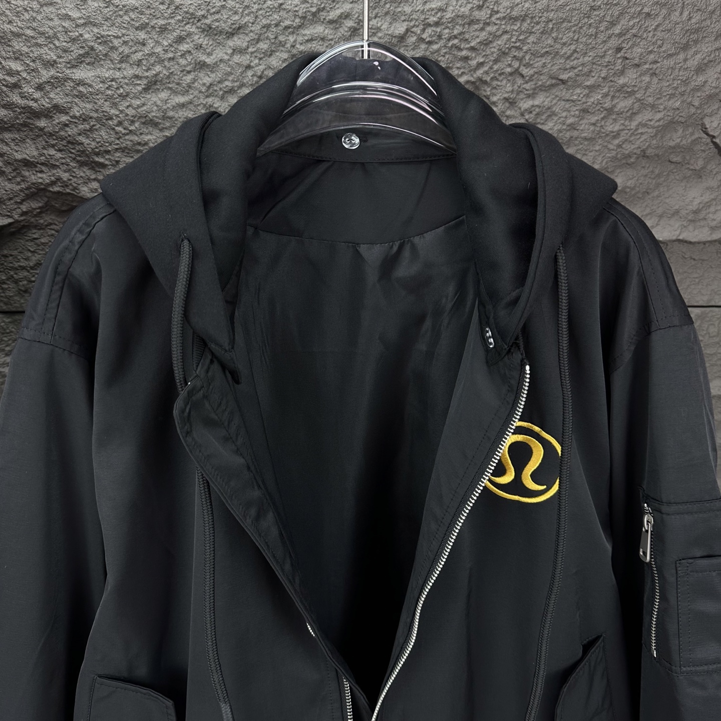 High-End Embroidered Couple Jacket 2025: Luxury Design with Digital Printing - 图片 6