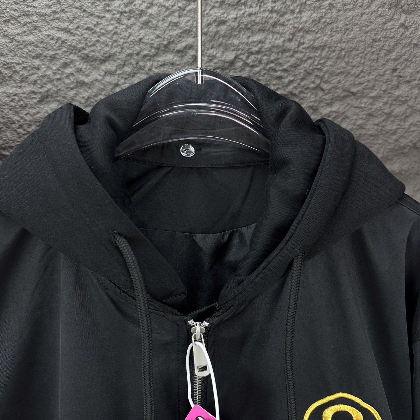 High-End Embroidered Couple Jacket 2025: Luxury Design with Digital Printing - 图片 3