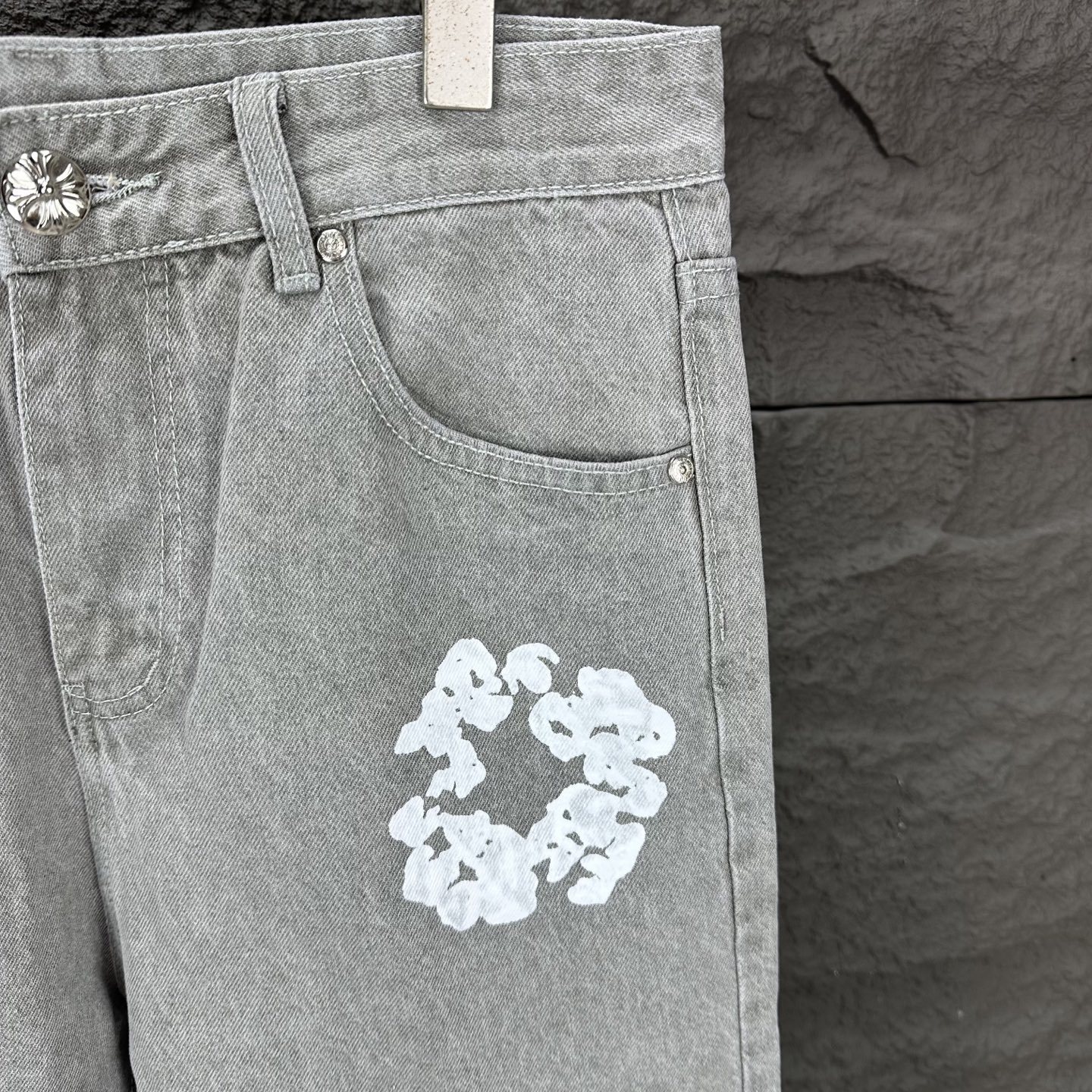 Emerald Cotton Couple’s Water Wash Jeans: High-End Quality in Different Styles - 图片 5