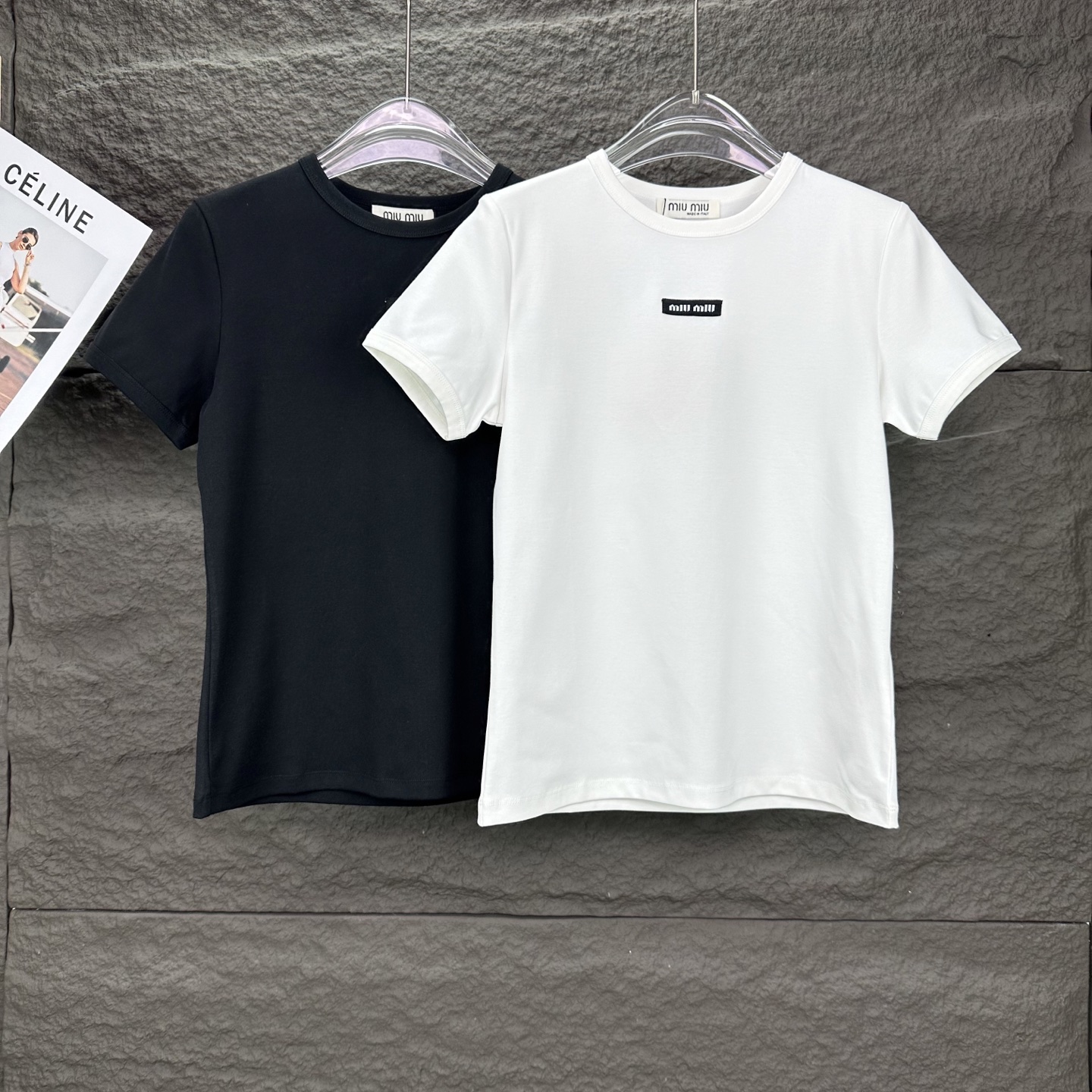 High-end MiU MiU 2025 Embroidery Logo T-shirt in Black and White – Premium Quality - 图片 9