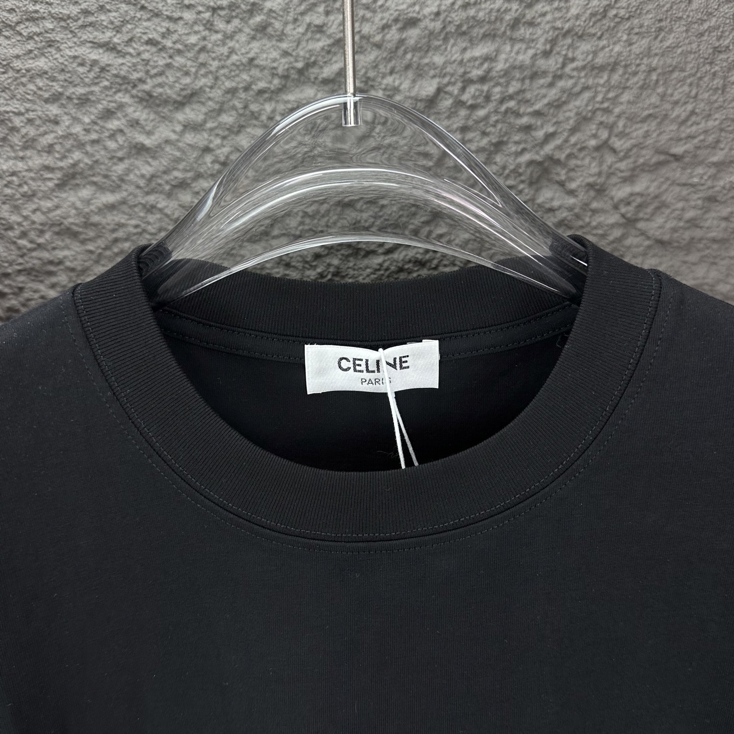 High-End 2025 Céline Embroidery Logo T-shirt for Couples in Black and White - 图片 3