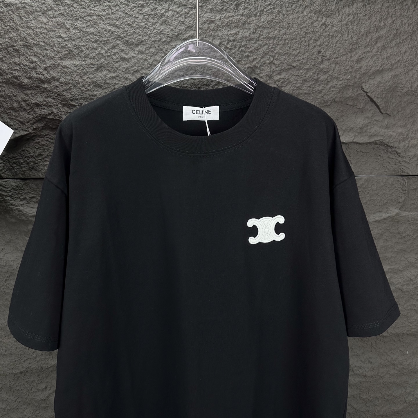 High-End 2025 Céline Embroidery Logo T-shirt for Couples in Black and White - 图片 5