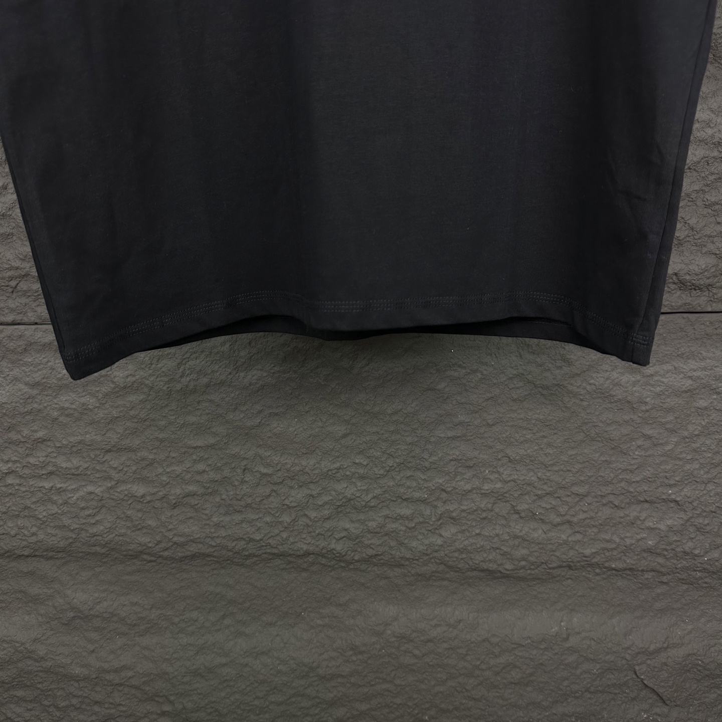 High-End 2025 Céline Embroidery Logo T-shirt for Couples in Black and White - 图片 6