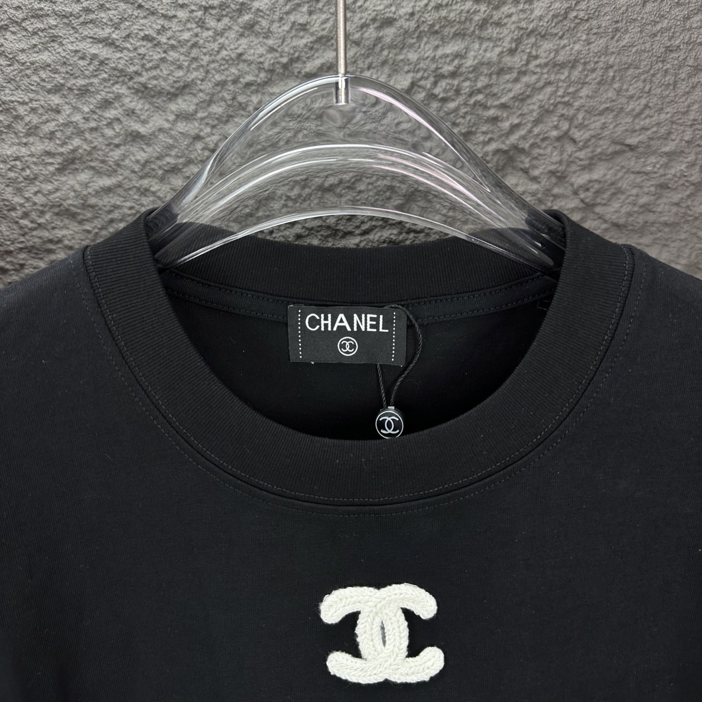 Chanel 2025 Embroidered Couples T-shirt: High-End Fashion with Premium Quality - 图片 3