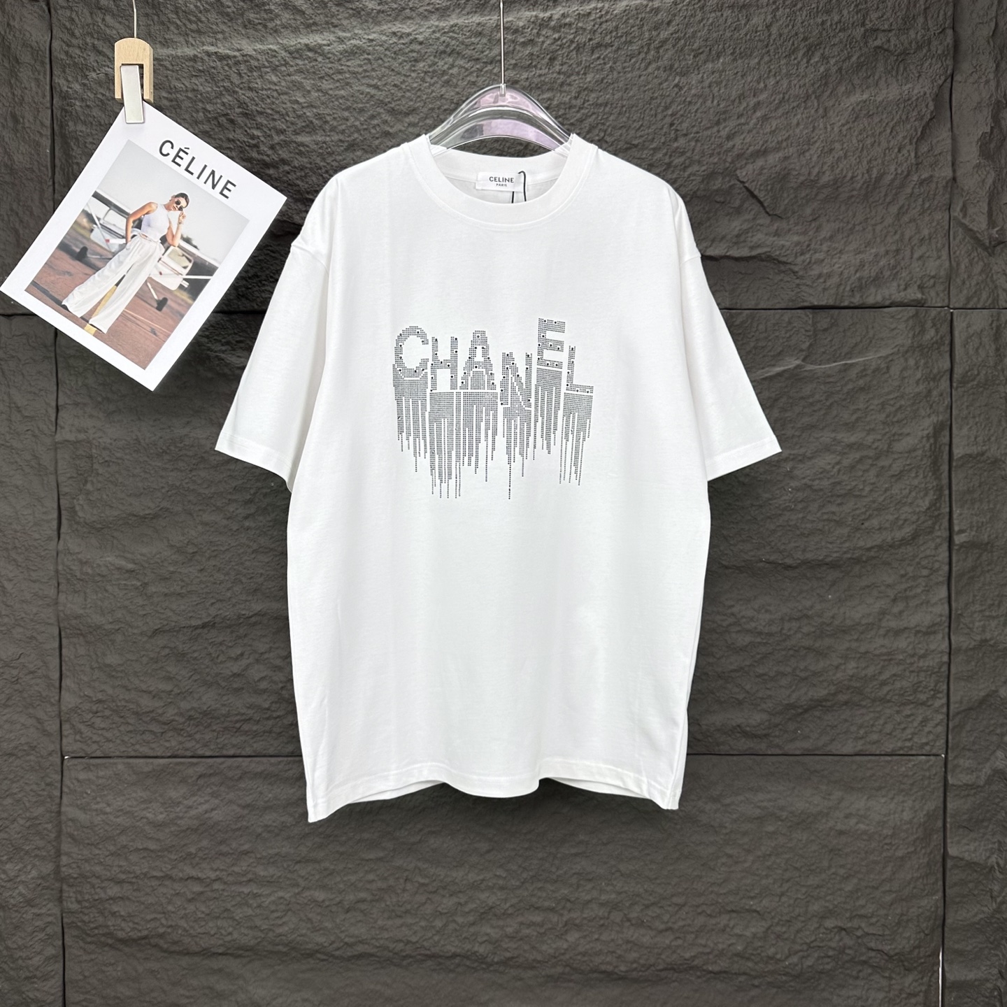 Chanel’s 2025 High-End Logo Couple T-Shirt: Fashionable, High-Quality, Unisex - 图片 1