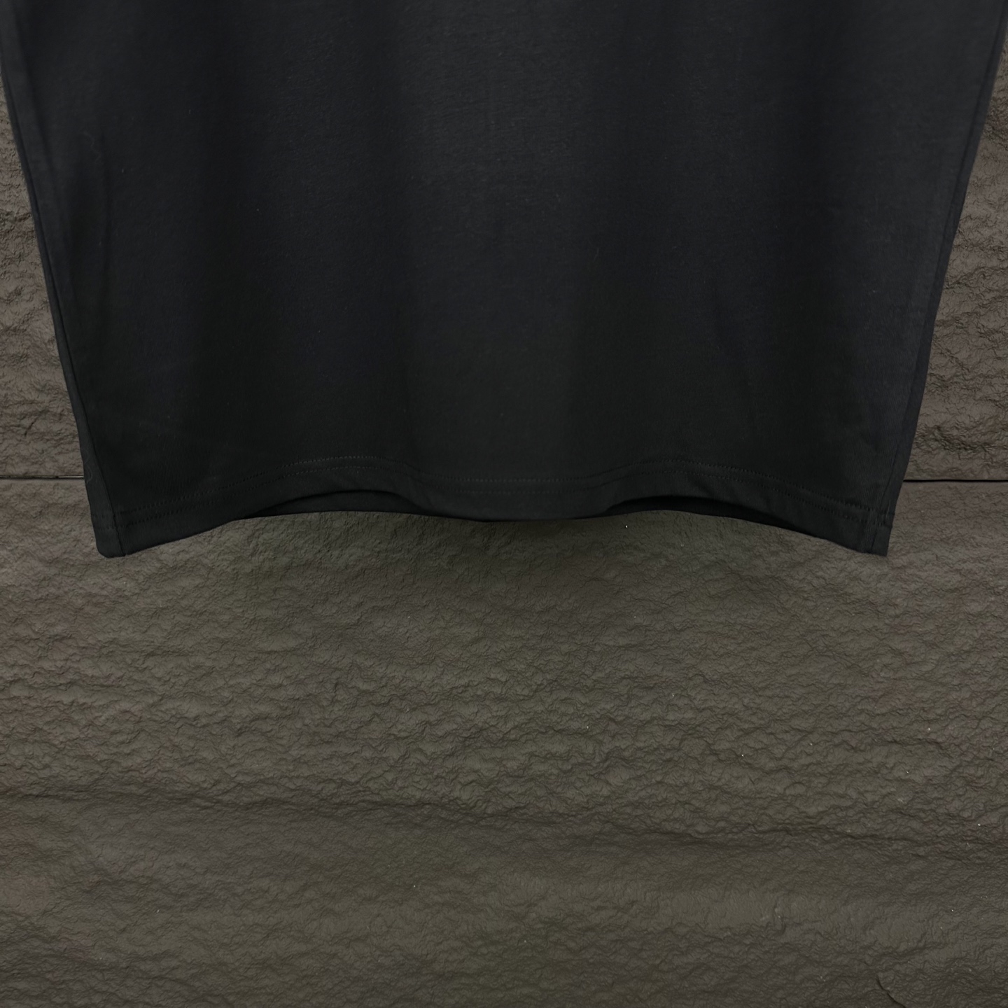 YSL St. Roland 2025 Couple T-shirt: High-end Fashion with Premium Quality - 图片 6