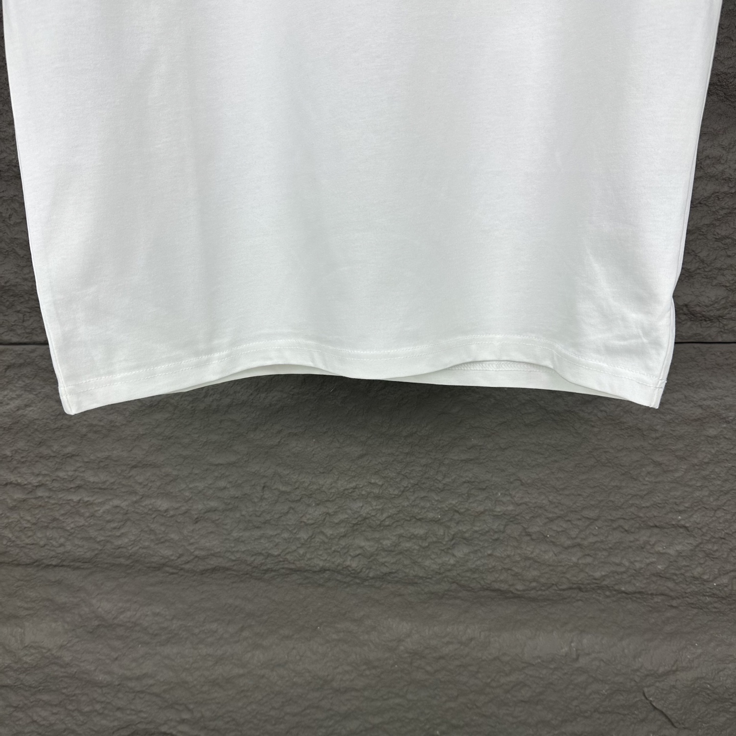 High-End YSL St. Roland 2025 Couple T-Shirt: Premium Quality, Stylish Design - 图片 6