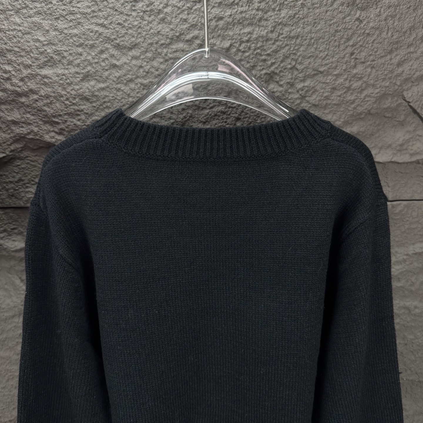 High-End Couple’s Sweater: Barbara 2025 Letter Logo, Wool Blend, Fashionable and Comfortable - 图片 8