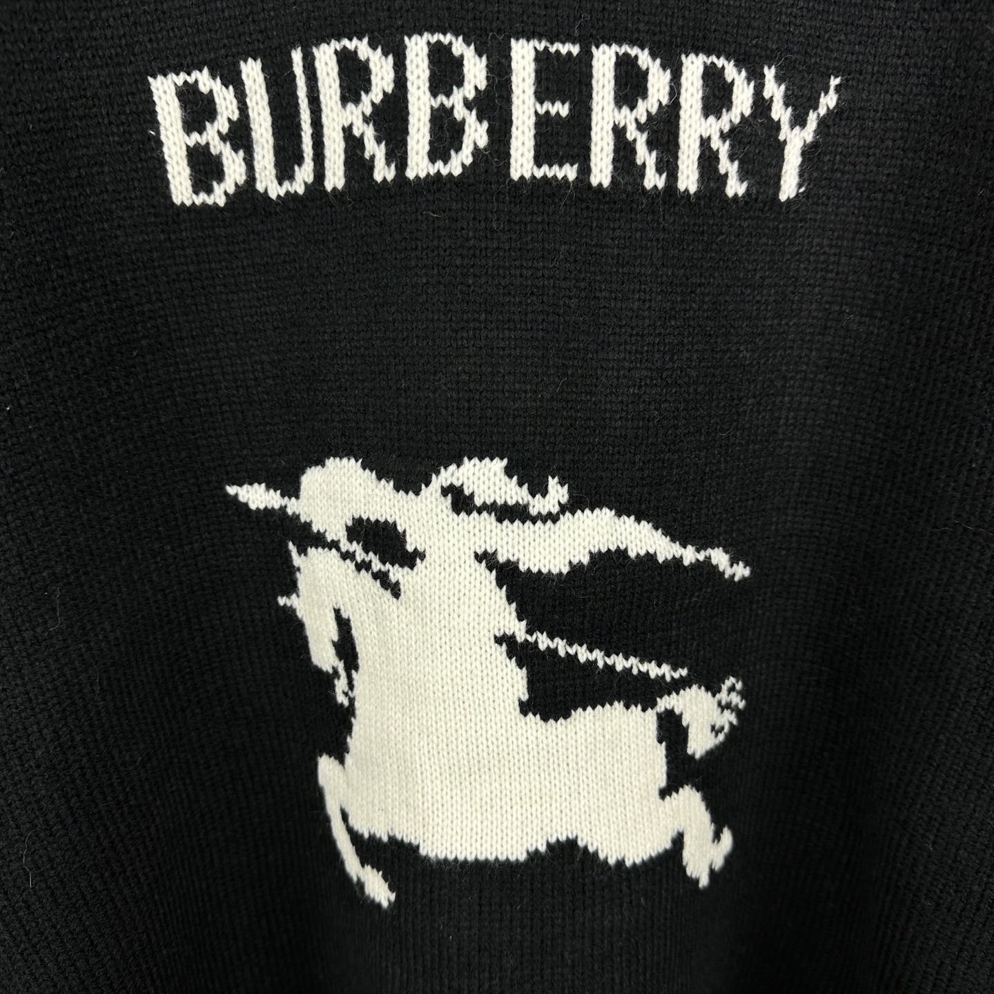 High-End Couple’s Sweater: Barbara 2025 Letter Logo, Wool Blend, Fashionable and Comfortable - 图片 6
