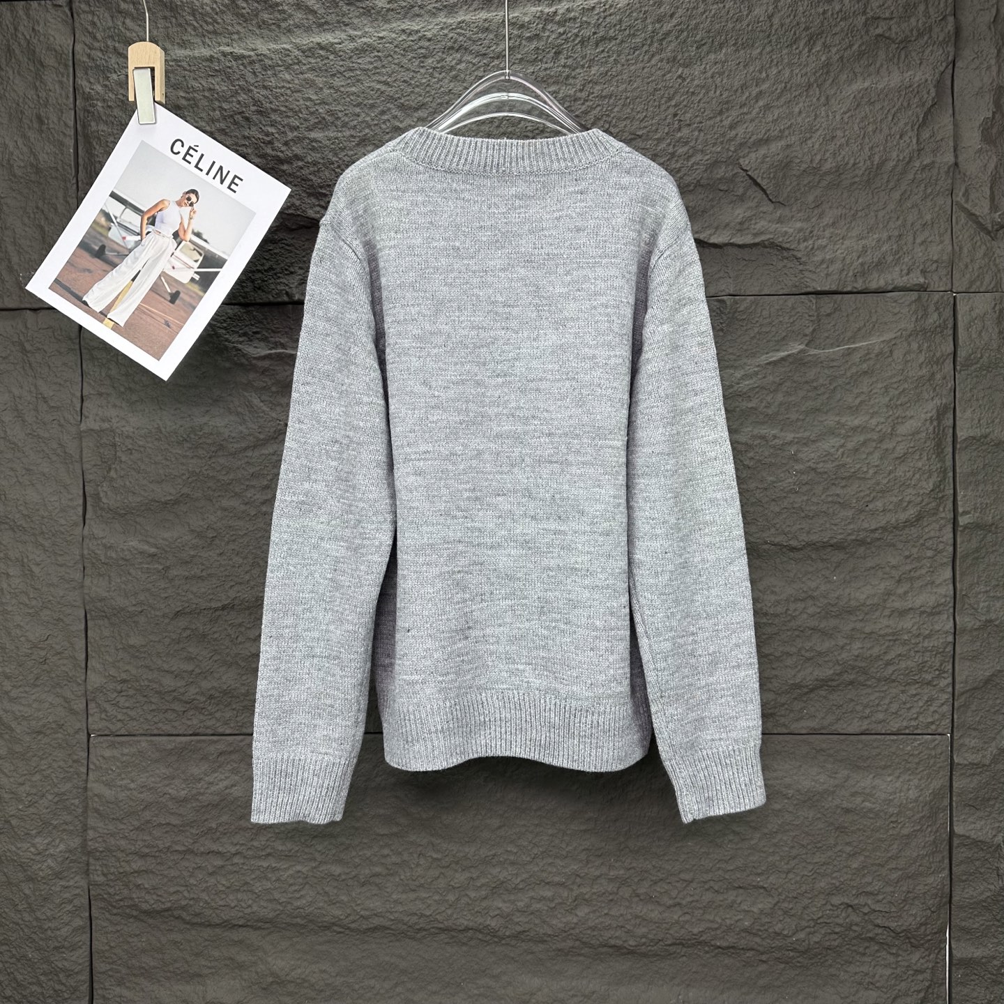 High-end Unisex Sweater: Barbara 2025 Letter Logo Couple’s Sweater in Black and Gray - 图片 2