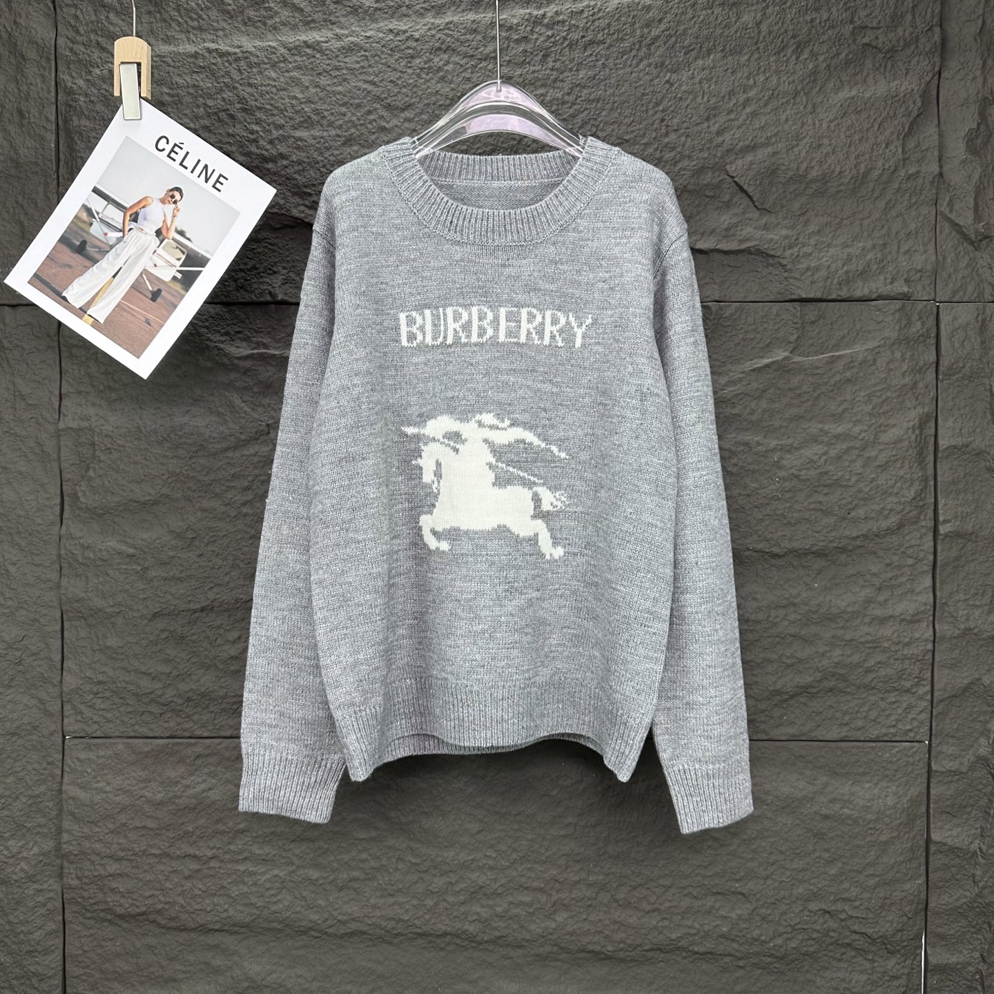 High-end Unisex Sweater: Barbara 2025 Letter Logo Couple’s Sweater in Black and Gray - 图片 1