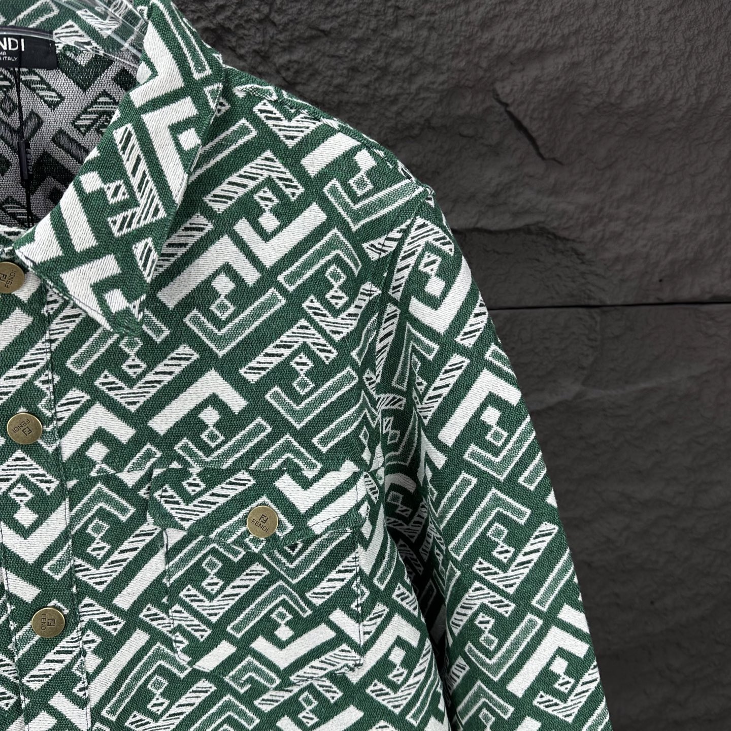 High-end Cowboy Coat with F-Letter Logo for Men and Women in Green, 2025 Collection - 图片 4